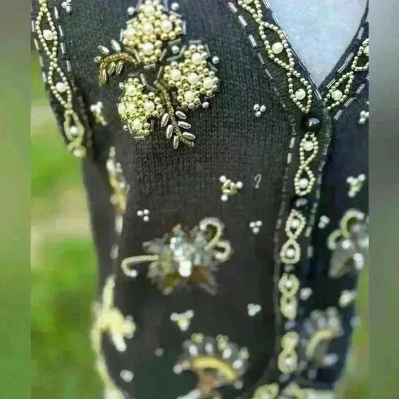 Vintage Yarnworks sweater. Beaded and sequined. Gorgeous! Size L. Hand knitted - Picture 6 of 10